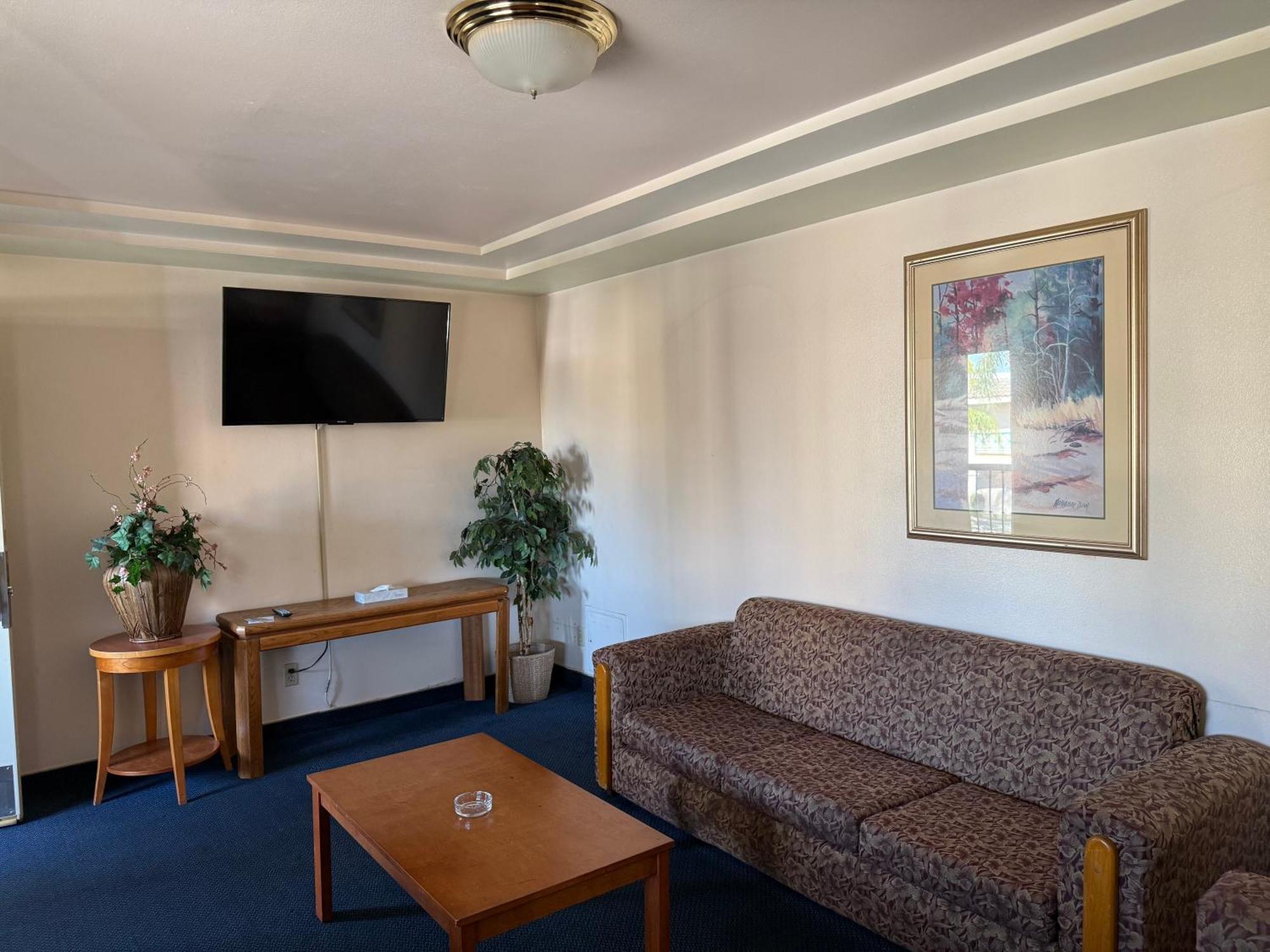 Fiesta Inn Los Angeles - Bell Gardens Eksteriør bilde